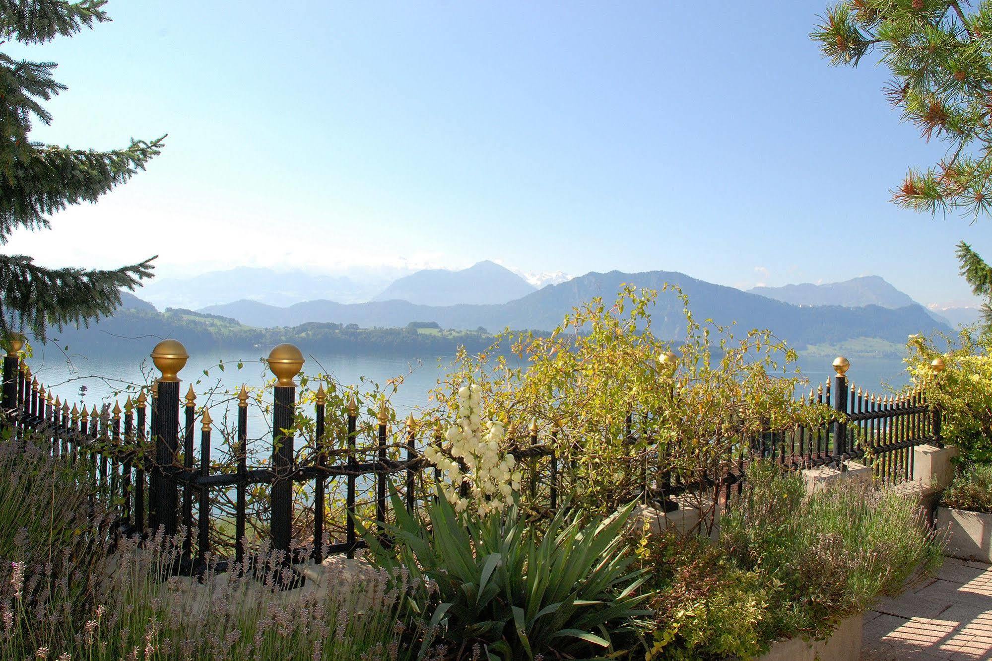 Swiss-chalet Merlischachen - Romantik Schloss-hotel Am Hotel 4*